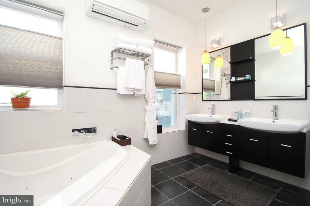 Blancnoir Bed & Breakfast บัลติมอร์ ภายนอก รูปภาพ